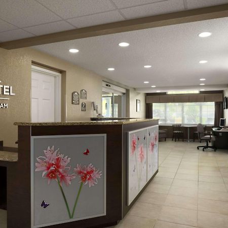 Microtel Inn & Suites By Wyndham Mineral Wells/Parkersburg Extérieur photo