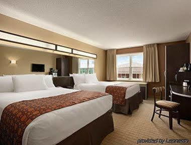 Microtel Inn & Suites By Wyndham Mineral Wells/Parkersburg Extérieur photo